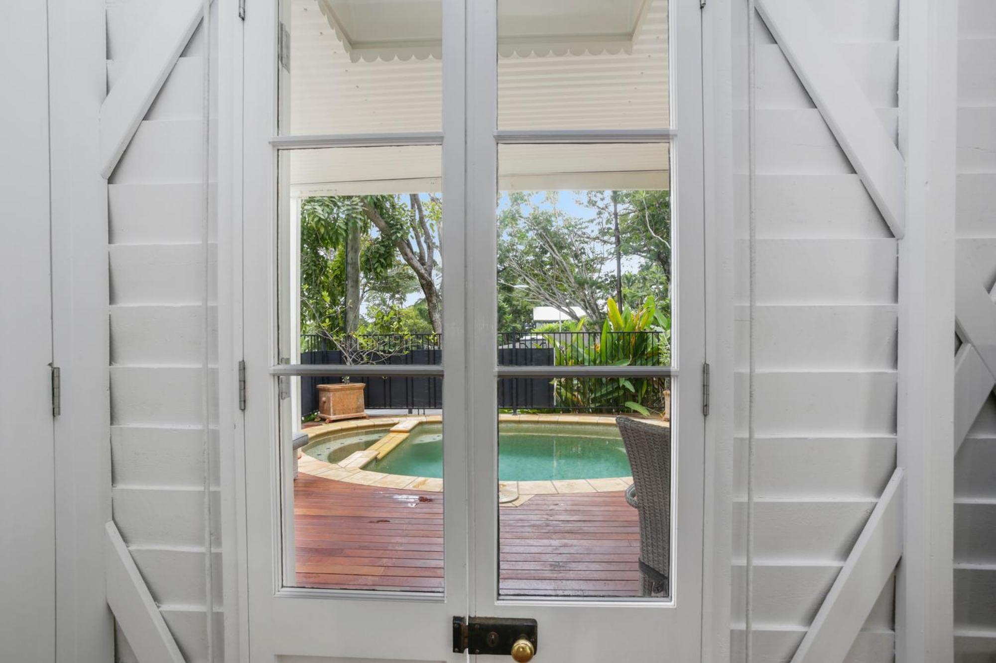 Port Douglas Cottage & Lodge エクステリア 写真