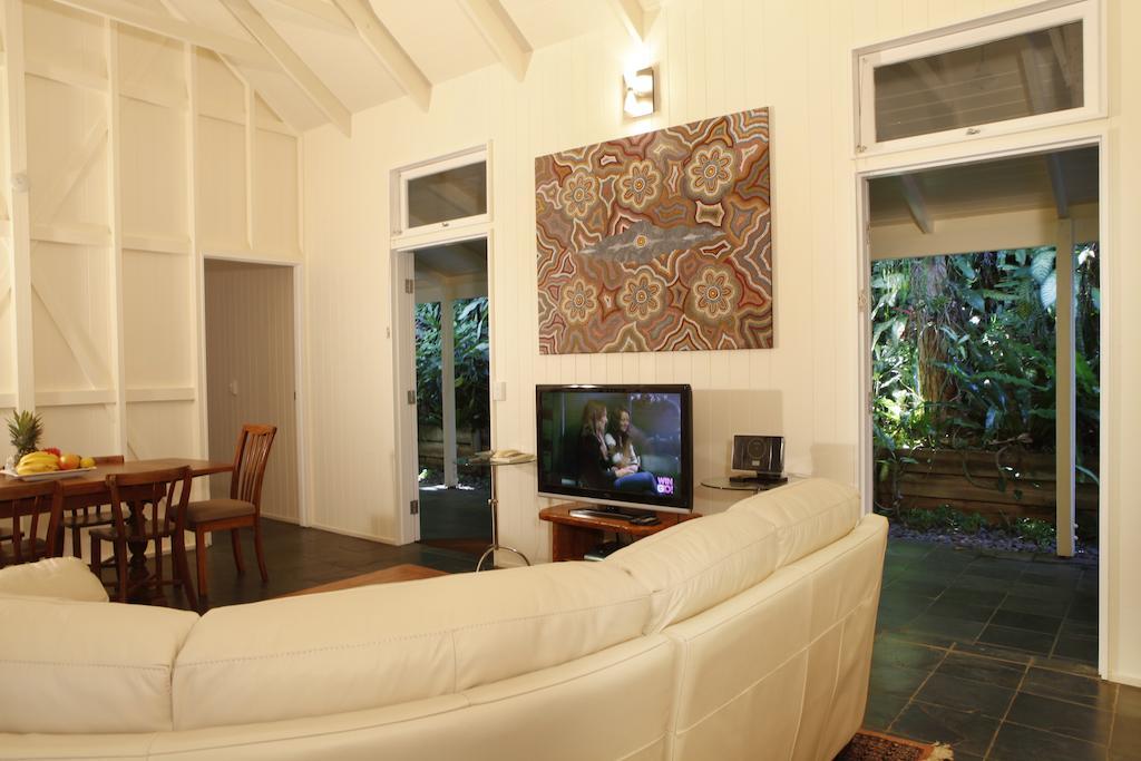 Port Douglas Cottage & Lodge エクステリア 写真