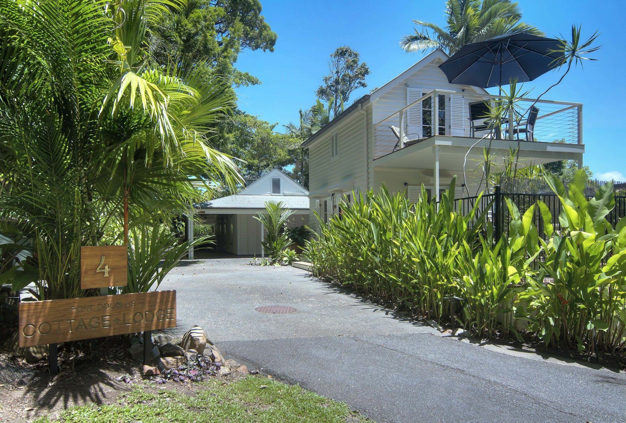 Port Douglas Cottage & Lodge エクステリア 写真